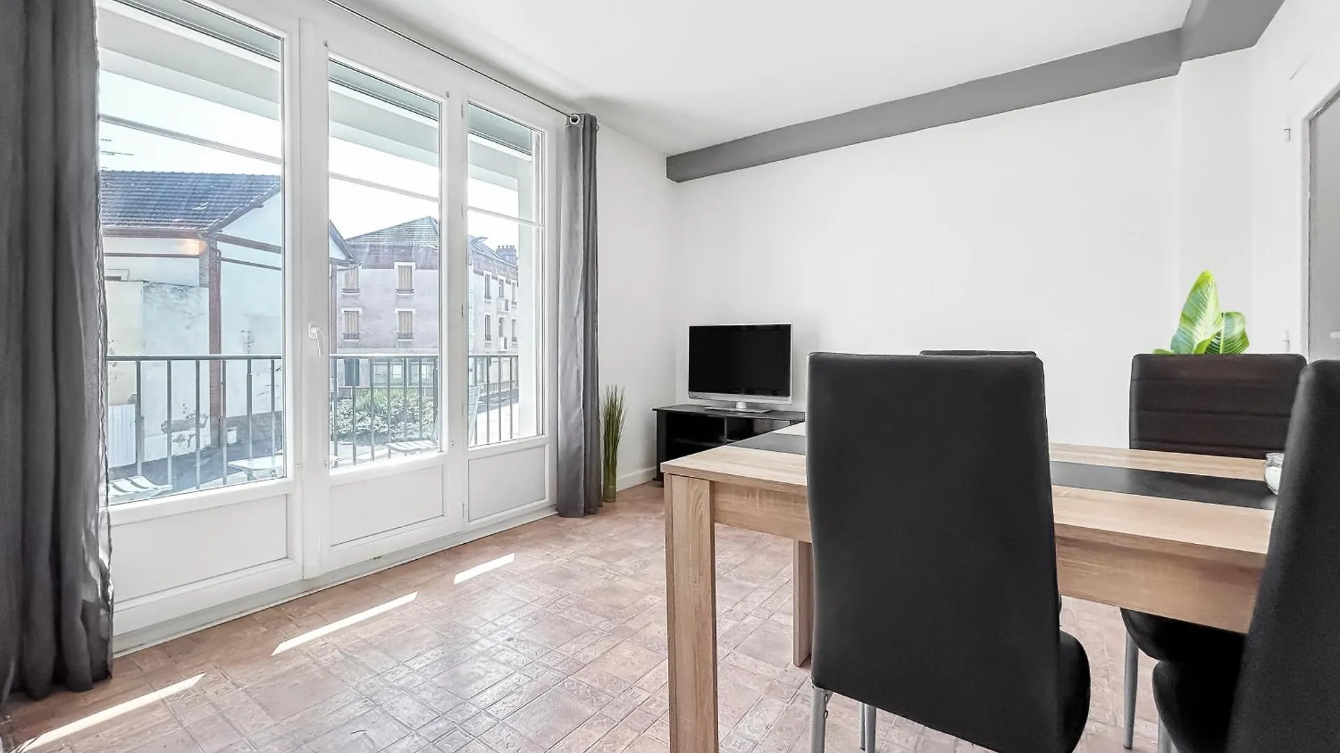 Balcon, Vue Degagee & Proche Gare Apartment Vichy France